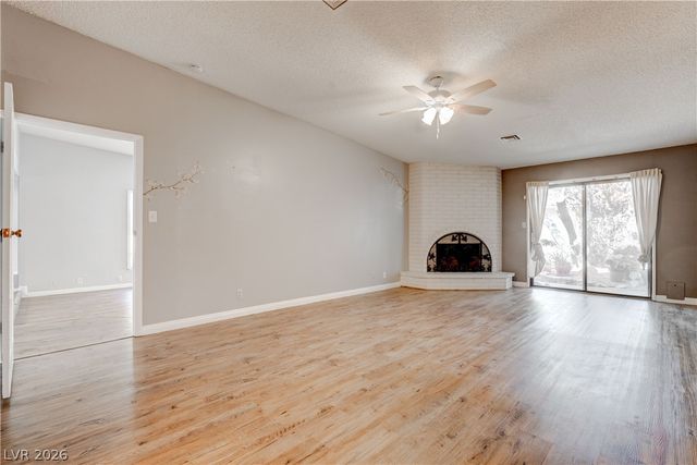 2204 Plaza Del Robles, Las Vegas, NV 89102