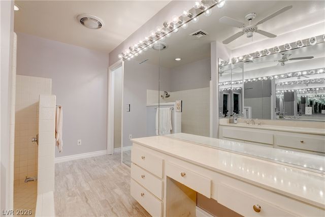 2204 Plaza Del Robles, Las Vegas, NV 89102