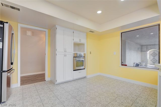 2204 Plaza Del Robles, Las Vegas, NV 89102