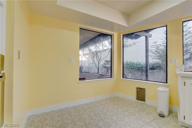 2204 Plaza Del Robles, Las Vegas, NV 89102