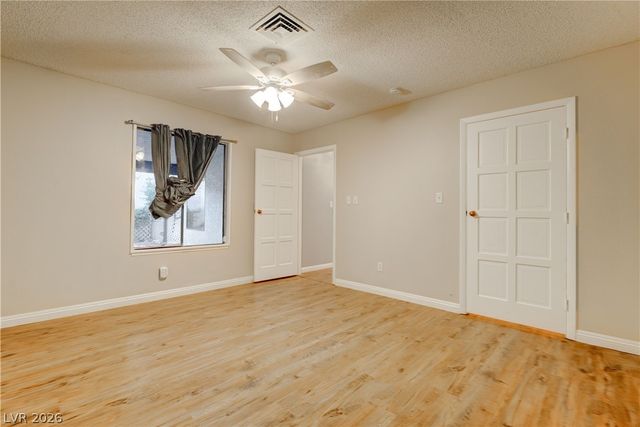 2204 Plaza Del Robles, Las Vegas, NV 89102