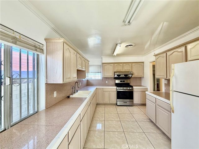 1712 Walnut St, San Gabriel, CA 91776