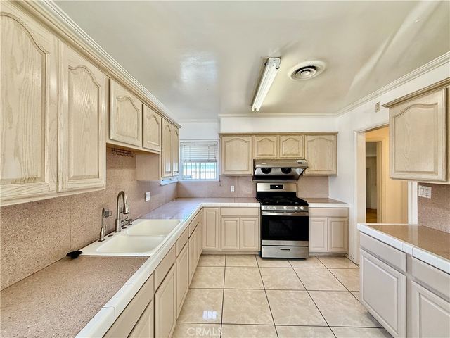 1712 Walnut St, San Gabriel, CA 91776