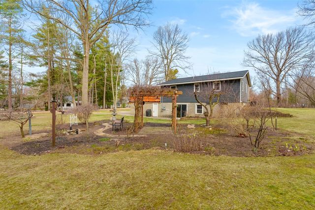 51433 8th Avenue, Grand Junction, MI 49056