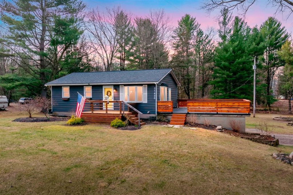 51433 8th Avenue, Grand Junction, MI 49056