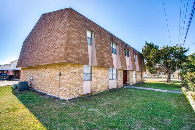 105 Peach Street A, Crowley, TX 76036