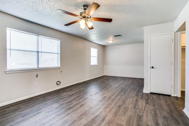 105 Peach Street A, Crowley, TX 76036