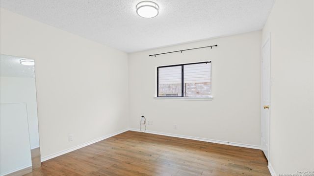 8523 Park Olympia, Universal City, TX 78148