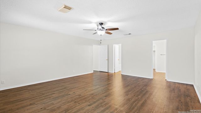 8523 Park Olympia, Universal City, TX 78148