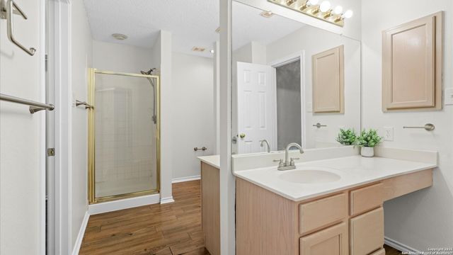 8523 Park Olympia, Universal City, TX 78148