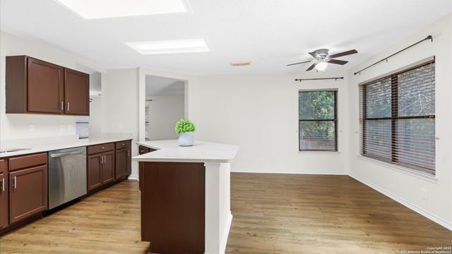 8523 Park Olympia, Universal City, TX 78148