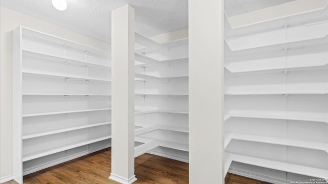 8523 Park Olympia, Universal City, TX 78148