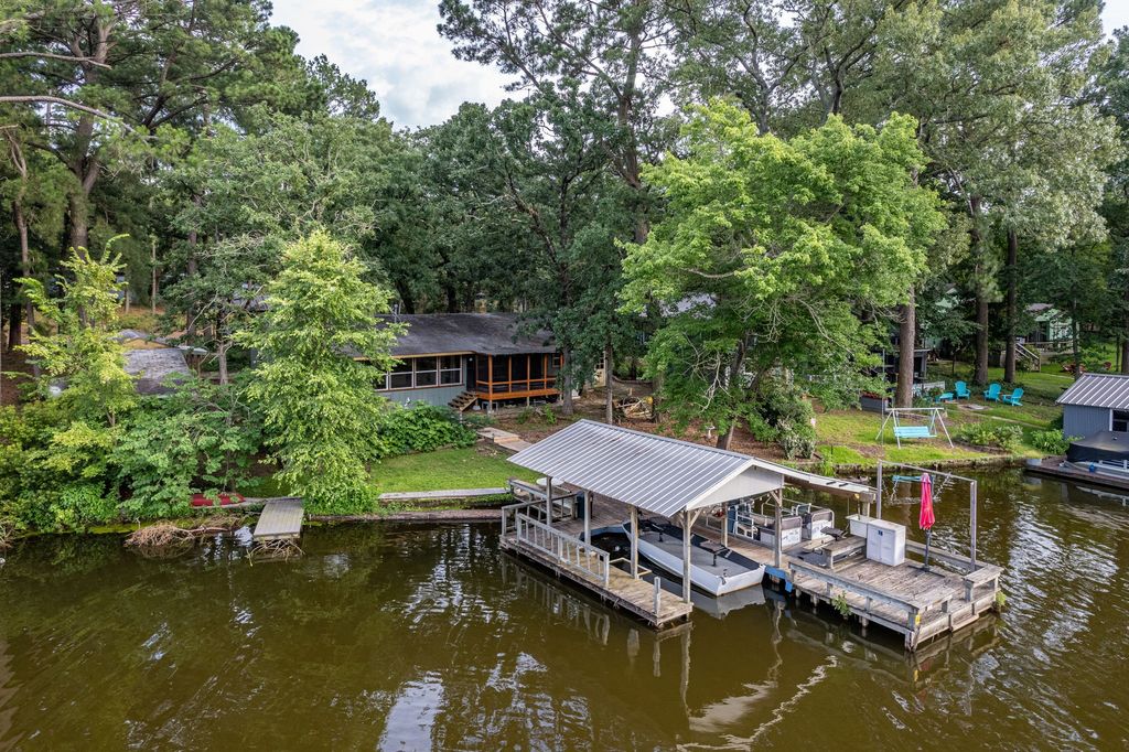 646 County Road 3235, Quitman, TX 75783