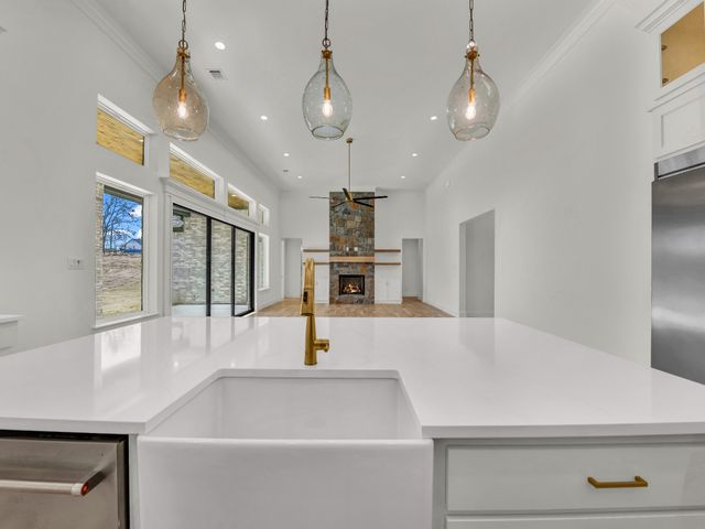 208 Dan Russell Bend, Weatherford, TX 76087