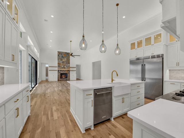 208 Dan Russell Bend, Weatherford, TX 76087