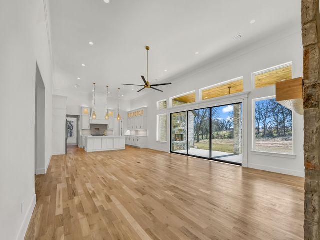 208 Dan Russell Bend, Weatherford, TX 76087