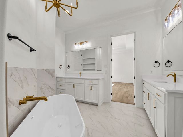 208 Dan Russell Bend, Weatherford, TX 76087