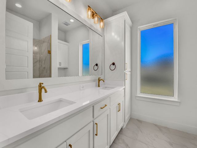 208 Dan Russell Bend, Weatherford, TX 76087