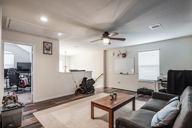 901 Jefferson Avenue, Cleveland, TX 77327
