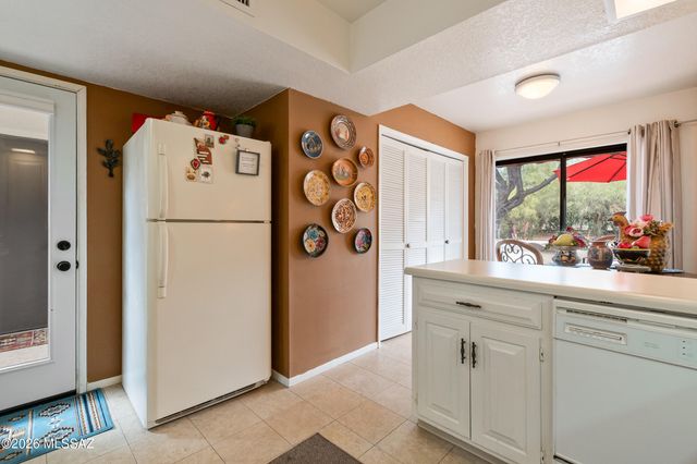 7568 N Palm Circle, Tucson, AZ 85704