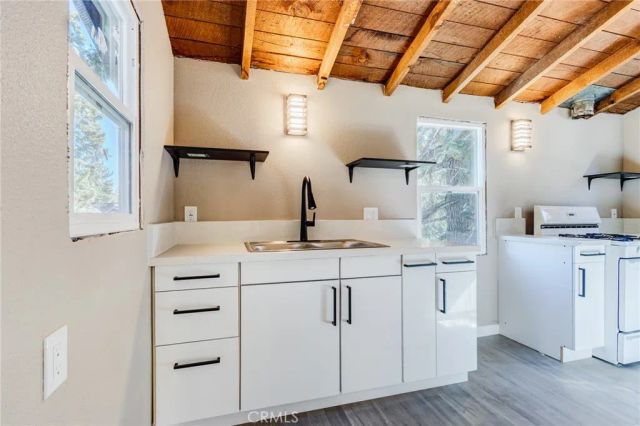 33350 Robin Drive, Green Valley Lake, CA 92341