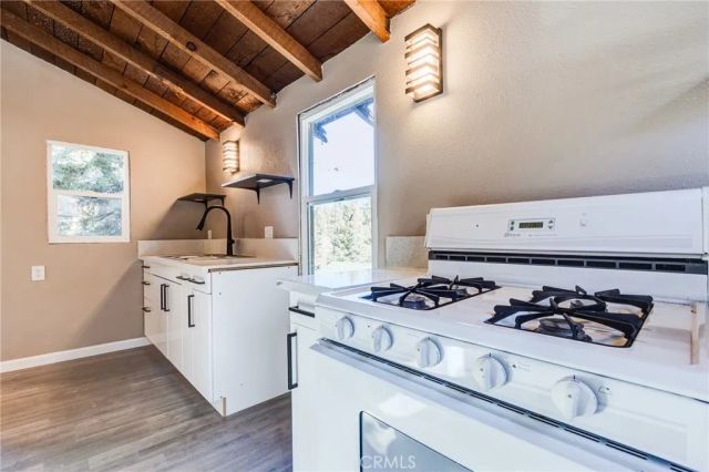 33350 Robin Drive, Green Valley Lake, CA 92341