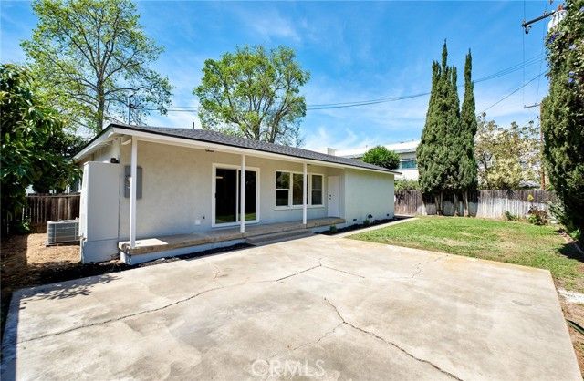 1823 Greenwood, Santa Ana, CA 92705