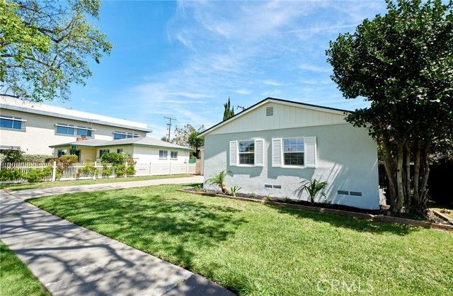 1823 Greenwood, Santa Ana, CA 92705