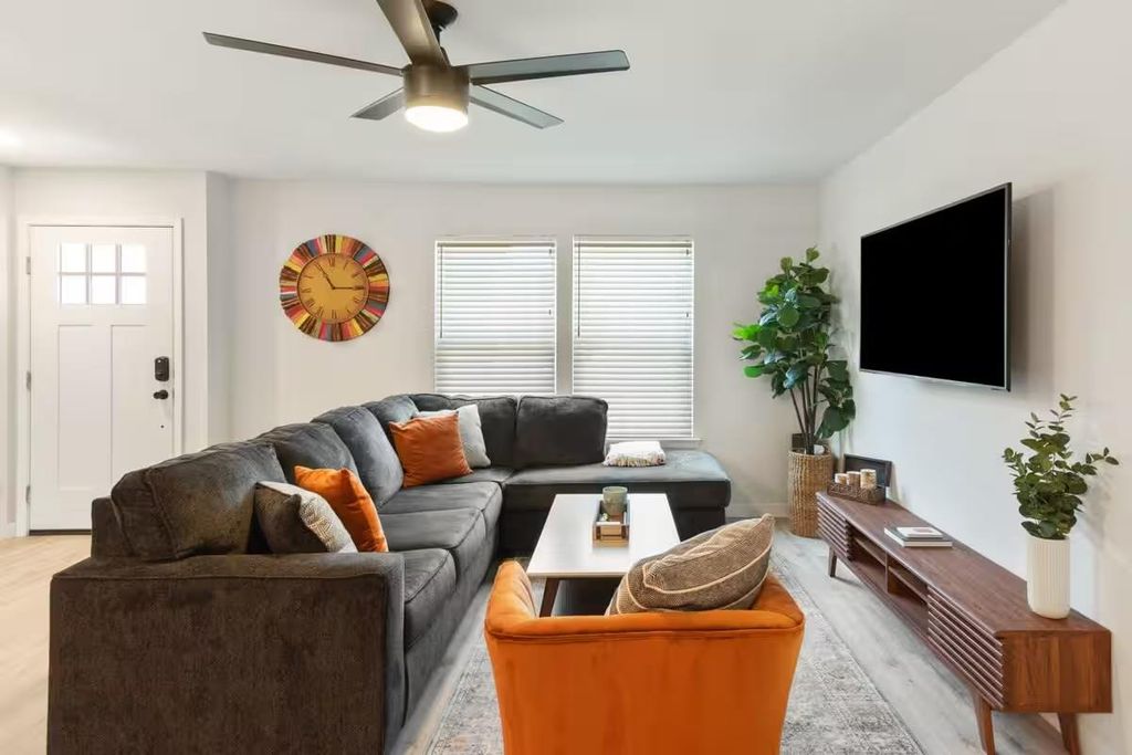 2310 Dove Springs DR, Austin, TX 78744