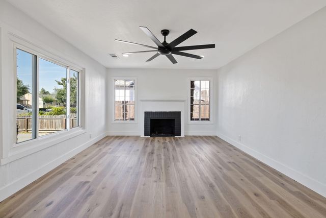 1142 E Cornell Avenue, Fresno, CA 93704