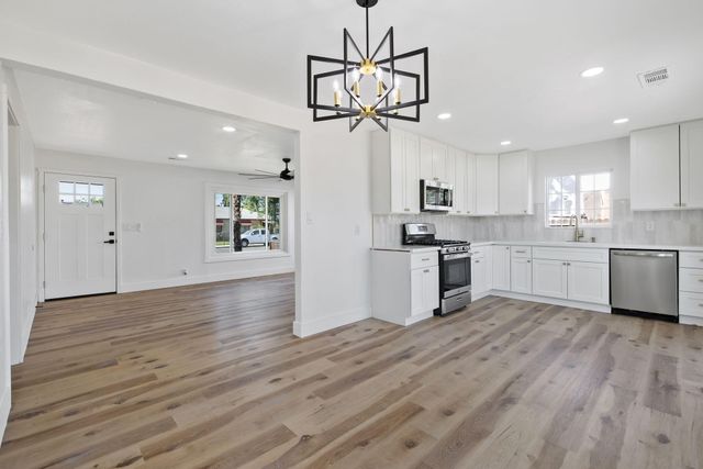 1142 E Cornell Avenue, Fresno, CA 93704