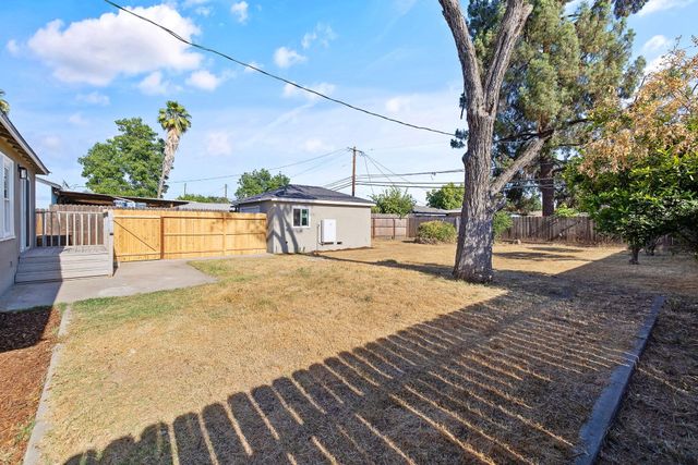 1142 E Cornell Avenue, Fresno, CA 93704