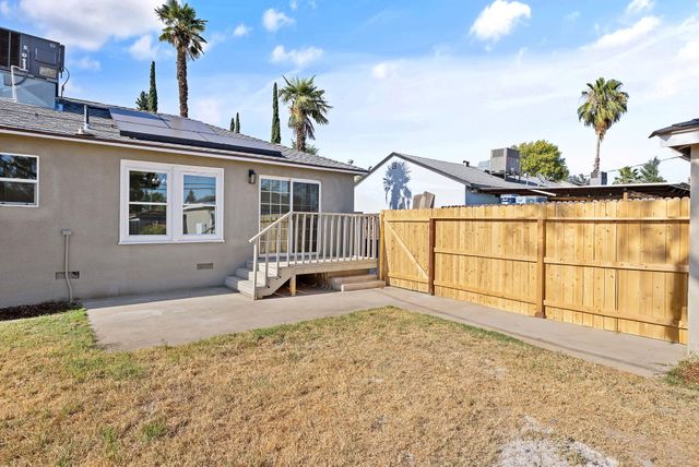 1142 E Cornell Avenue, Fresno, CA 93704