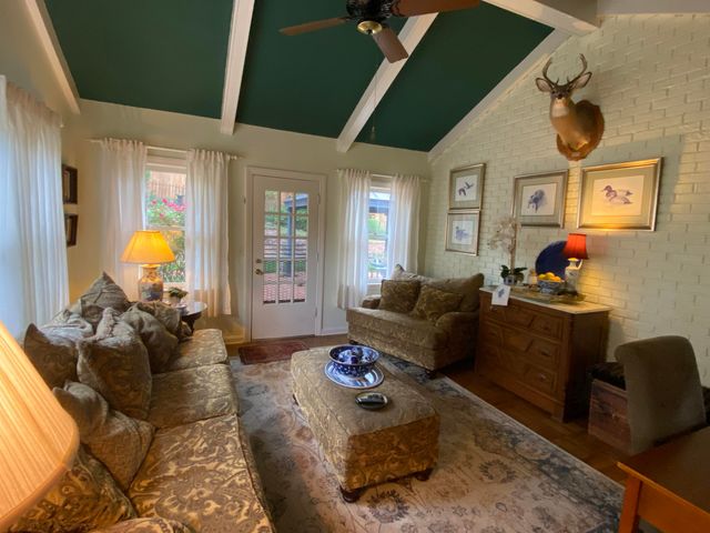 229 Spring Dr, Huntington, WV 25701