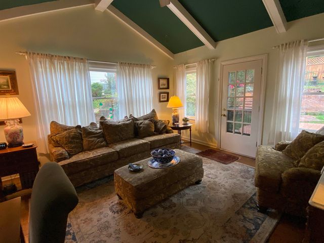 229 Spring Dr, Huntington, WV 25701