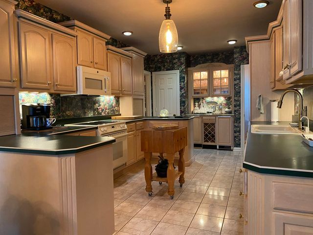 229 Spring Dr, Huntington, WV 25701