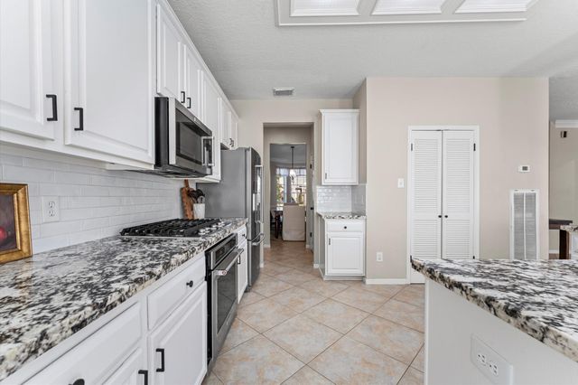 1802 Wynforest Drive, Deer Park, TX 77536