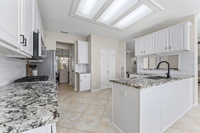 1802 Wynforest Drive, Deer Park, TX 77536