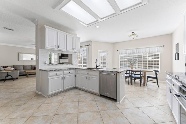 1802 Wynforest Drive, Deer Park, TX 77536