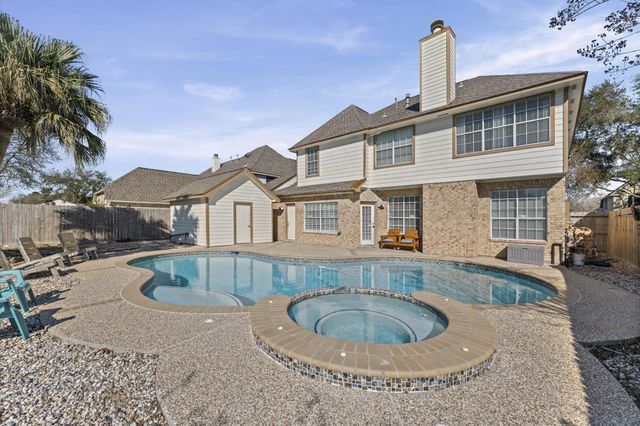 1802 Wynforest Drive, Deer Park, TX 77536