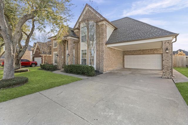 1802 Wynforest Drive, Deer Park, TX 77536