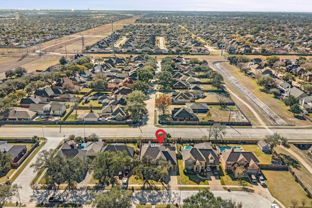 1802 Wynforest Drive, Deer Park, TX 77536