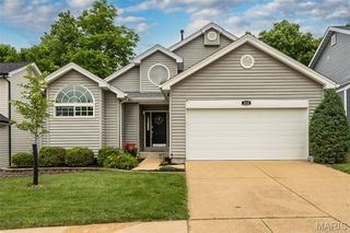 325 Valparaiso Court, Valley Park, MO 63088