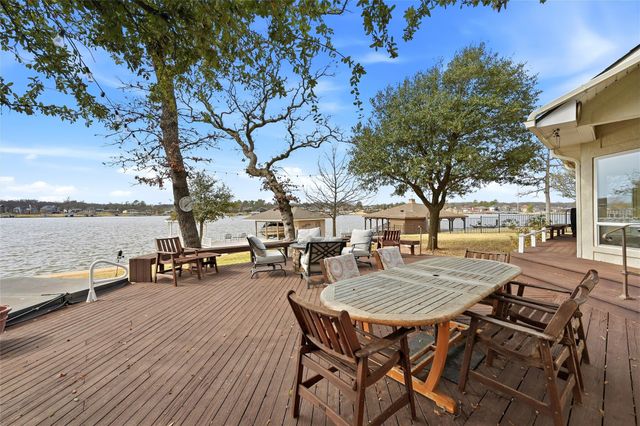 143 Blackfoot Trail, Lake Kiowa, TX 76240