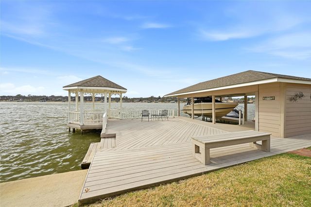 143 Blackfoot Trail, Lake Kiowa, TX 76240