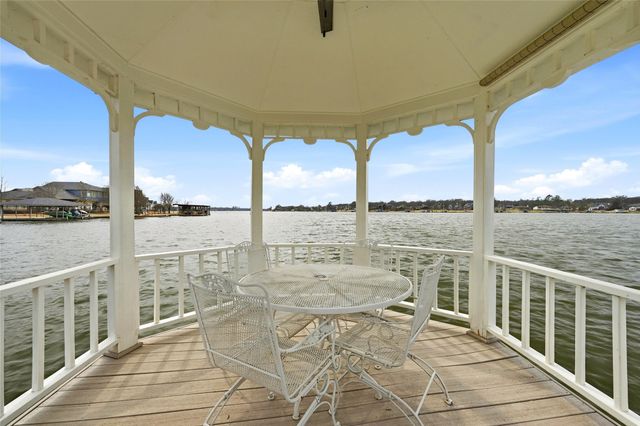 143 Blackfoot Trail, Lake Kiowa, TX 76240