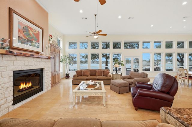 143 Blackfoot Trail, Lake Kiowa, TX 76240