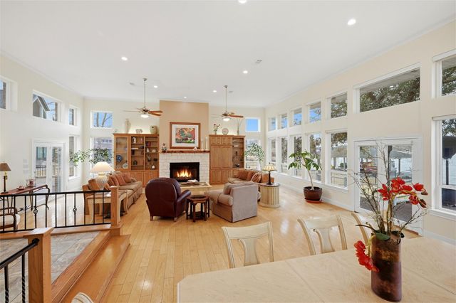 143 Blackfoot Trail, Lake Kiowa, TX 76240