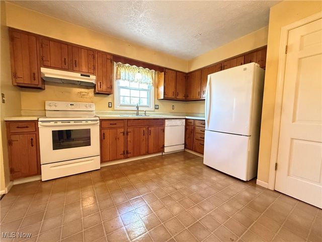 5637 Louise Drive, Mentor, OH 44060