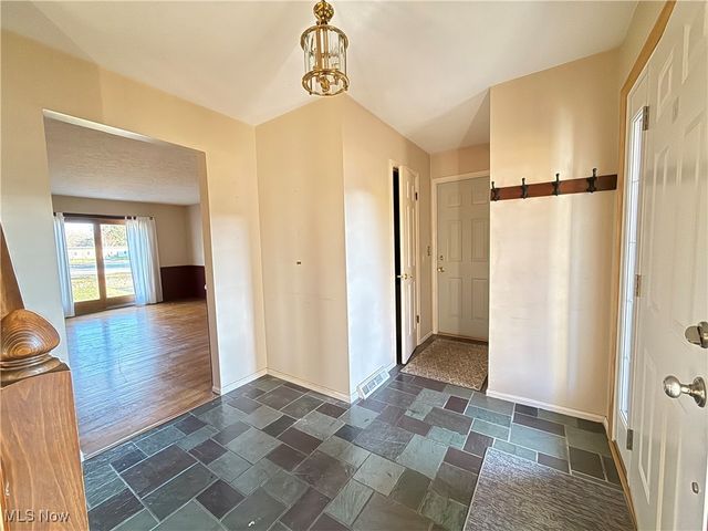 5637 Louise Drive, Mentor, OH 44060